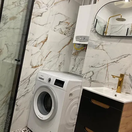 Obok Uczelni Collegium Witelona Ostello