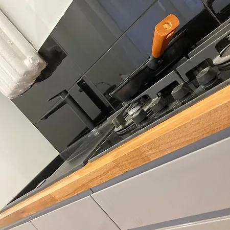 호스텔 Obok Uczelni Collegium Witelona 웨그니차
