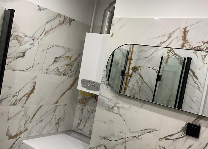 Obok Uczelni Collegium Witelona *