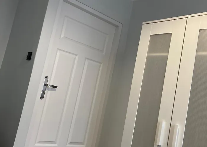 Obok Uczelni Collegium Witelona * Lehnice