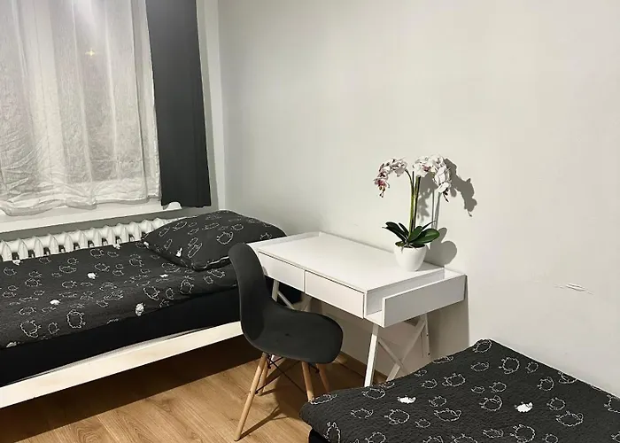 Obok Uczelni Collegium Witelona