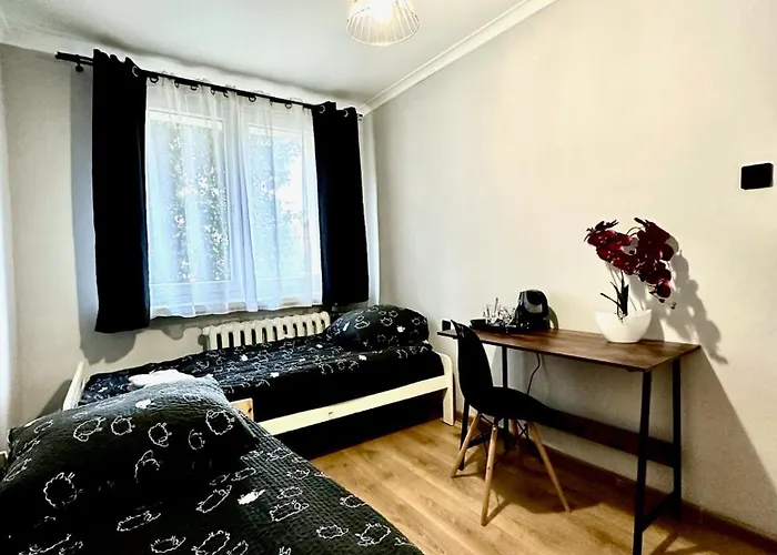 Obok Uczelni Collegium Witelona *