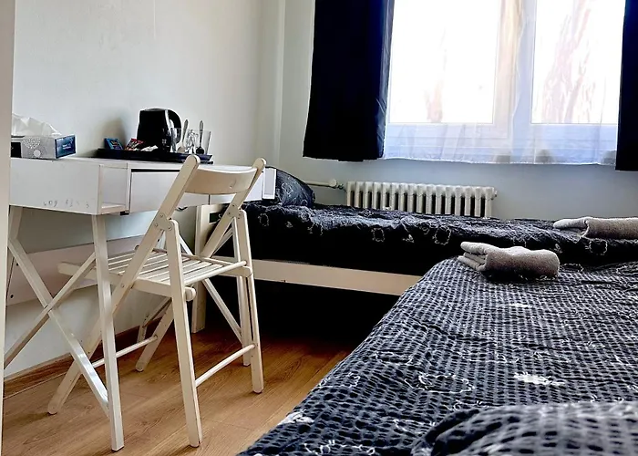 Obok Uczelni Collegium Witelona Legnica